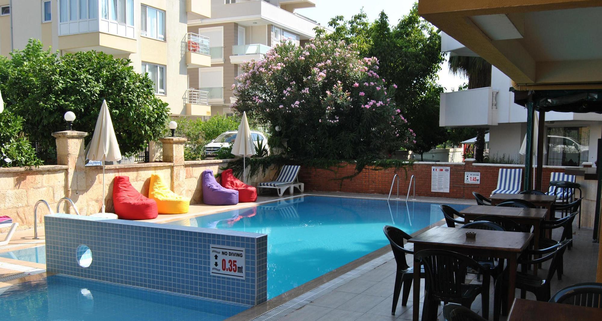 Otel Benna 2*
